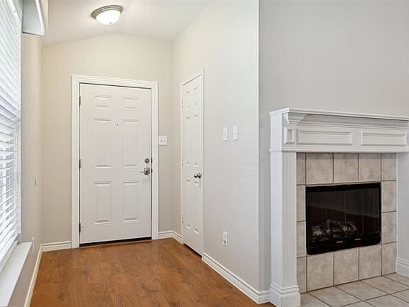 3rd image of 315 Serenade Ln