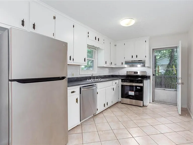 1093 Caprice Dr — Photo 12