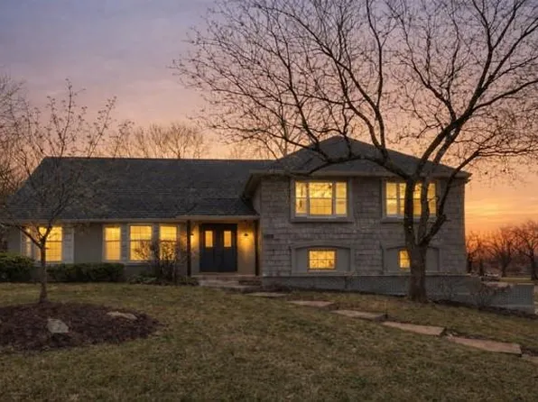 4509 W 93rd St, Prairie Village, KS 66207