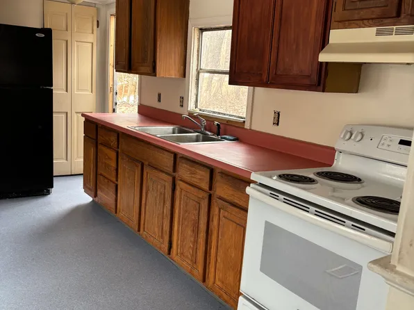 66 Pumpkin Hollow Rd, Barrington, NH 03825