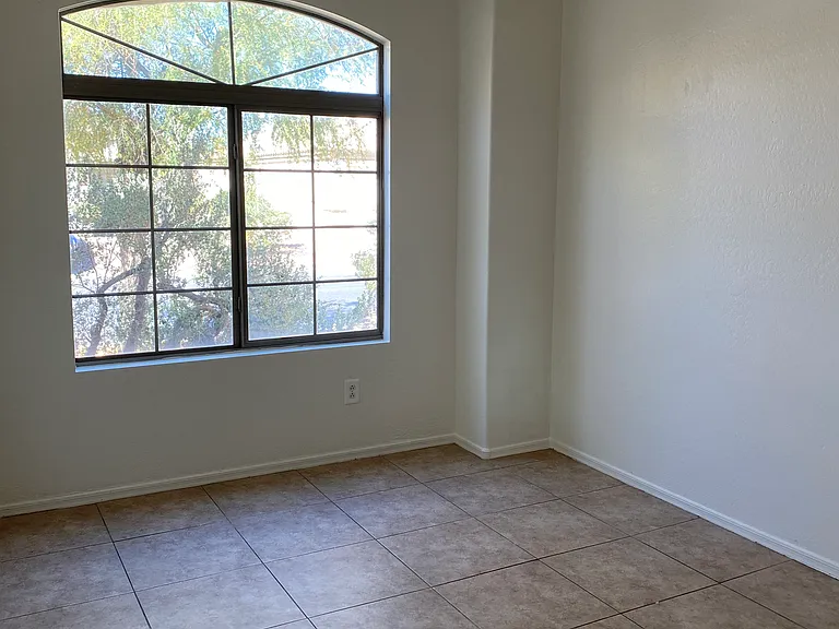 24035 N Desert Dr — Photo 10