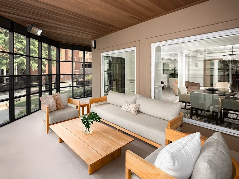 Wesley Townsend Apartments at Buckhead — Photo 38