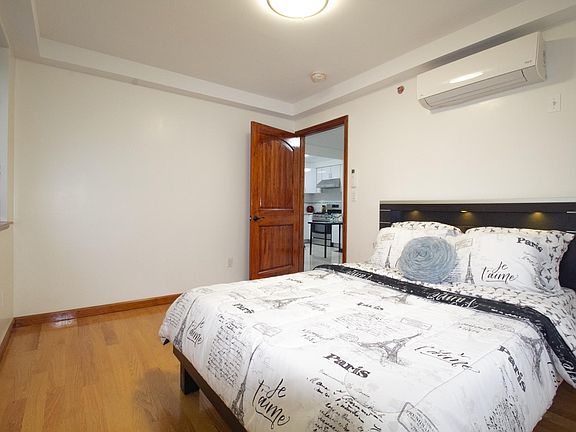 5th image of 10838 41st Ave APT 1A