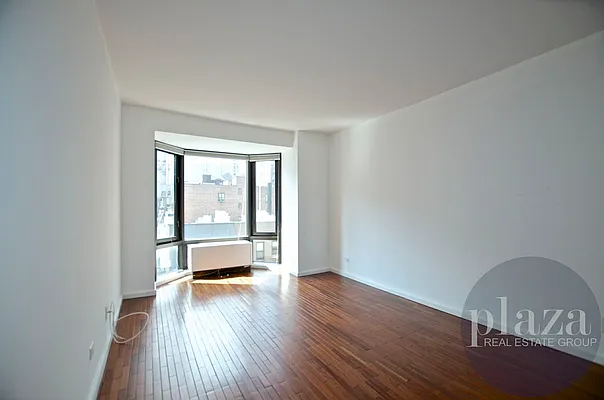 Rented by Plaza Real Estate Group | media 16