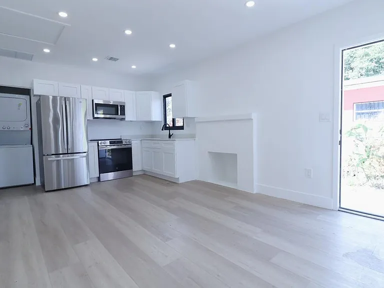 3040 NW 13th Ave #1 — Photo 5