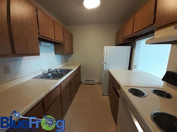 2nd image of 430 Sullivan St #10604953