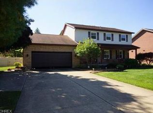 1130 Rosewood Cir SE, North Canton, OH 44720