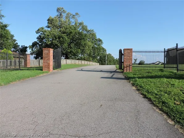 11508 Kings Way Dr, Fort Smith, AR 72916