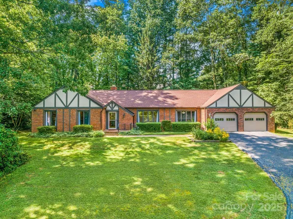 119 Yardley Ct, Hendersonville, NC 28739