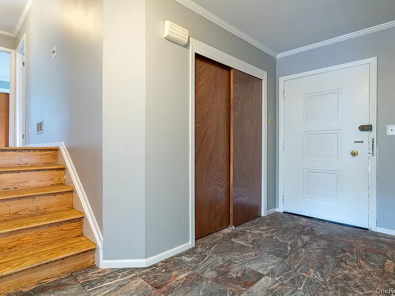 67 Malvern Ln — Photo 3