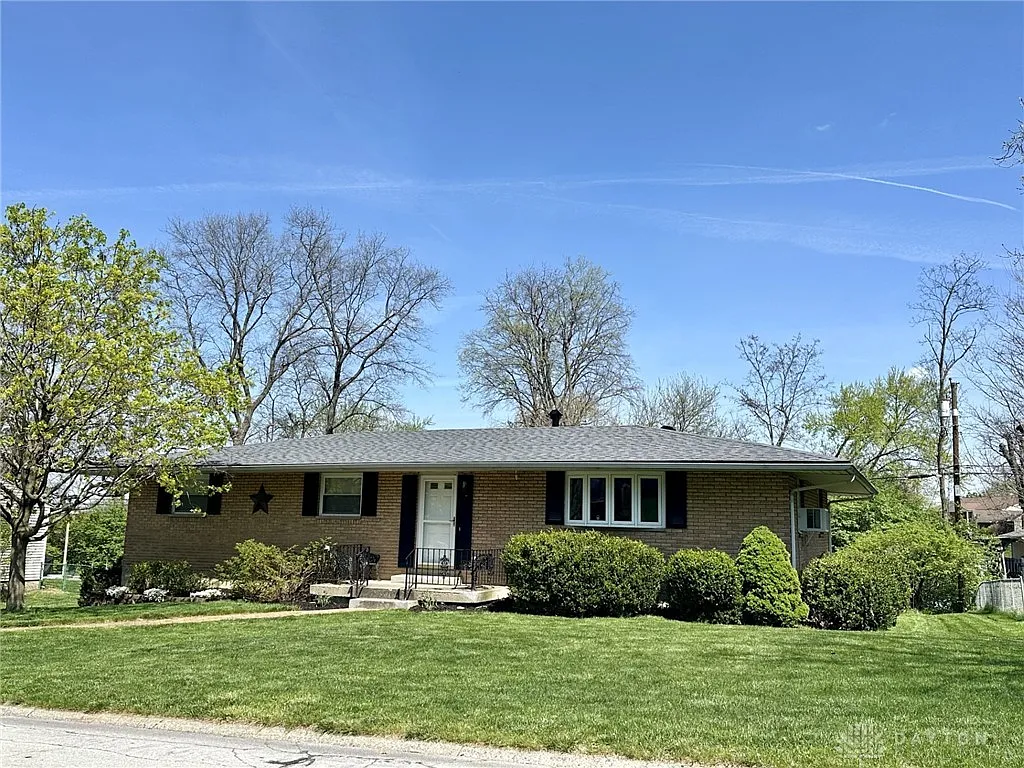 2639 Loris Dr photo 1