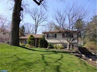 800 Cedar Glen Rd, Elkins Park, PA 19027