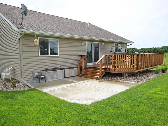 5th image of 1730 Summer Ln NE