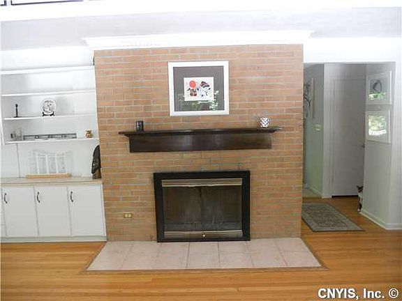 5th image of 7393 Silverwood Dr