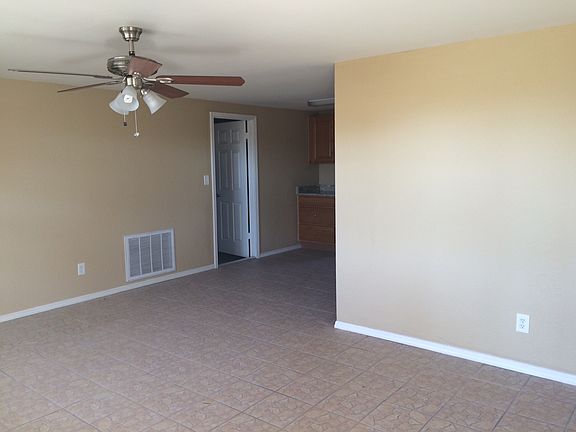 578152_Living Rm_02062015