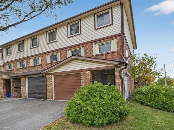 34 Bow Valley Dr #1, Hamilton, ON L8E 3L4