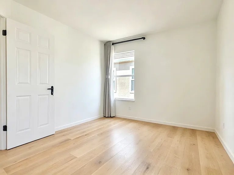 1654 Wyndham Dr — Photo 25