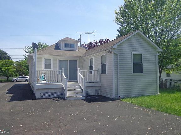 5th image of 406 Cedar Ave