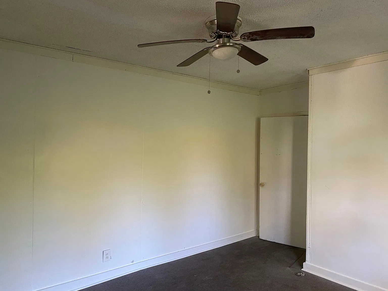 3 bed, 900 sqft, $950 — Photo 3