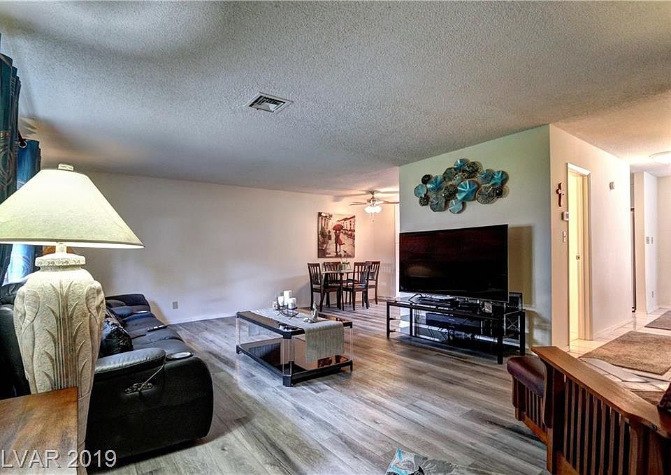 1st image of 161 Greenbriar Townhouse Way
