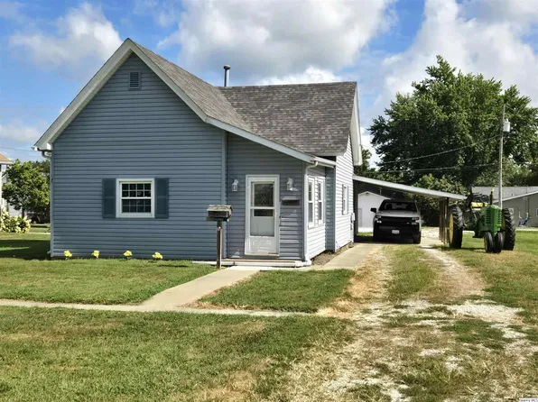 305 W North St, Mount Sterling, IL 62353