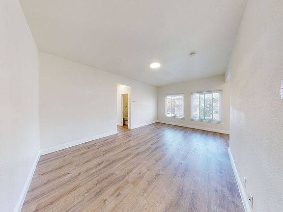4th image of 2805 E 16th St #113A