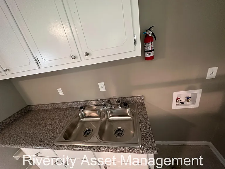 4180 Kerwin Dr — Photo 10