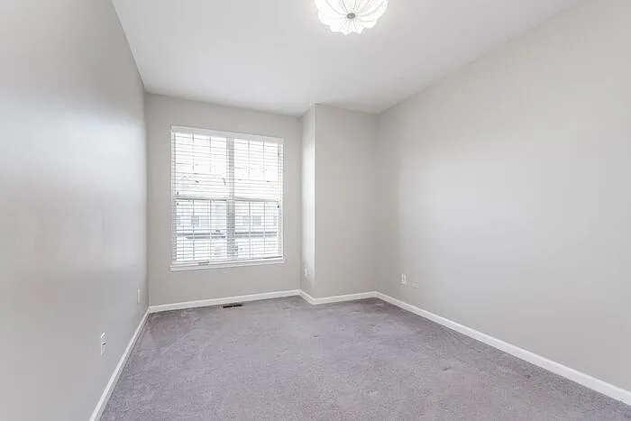 2360 Colfax Ln — Photo 23