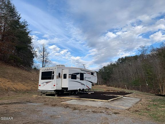 4th image of 1009 Franklin Ln #1