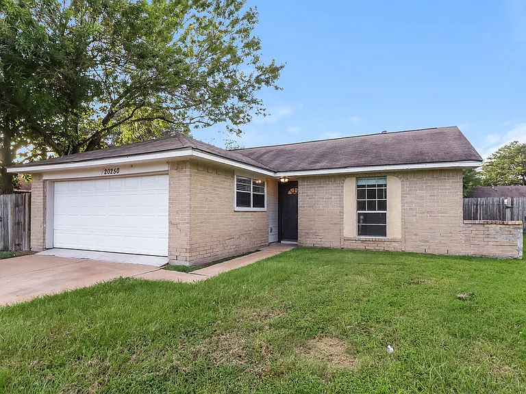 20250 Telegraph Square Ln — Photo 3