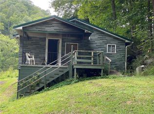 5456 Smith Creek Rd, Saint Albans, WV 25309