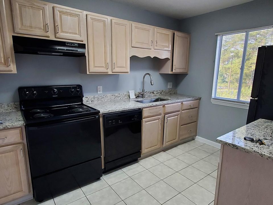 Updated kitchen with granite counter tops, new appliances