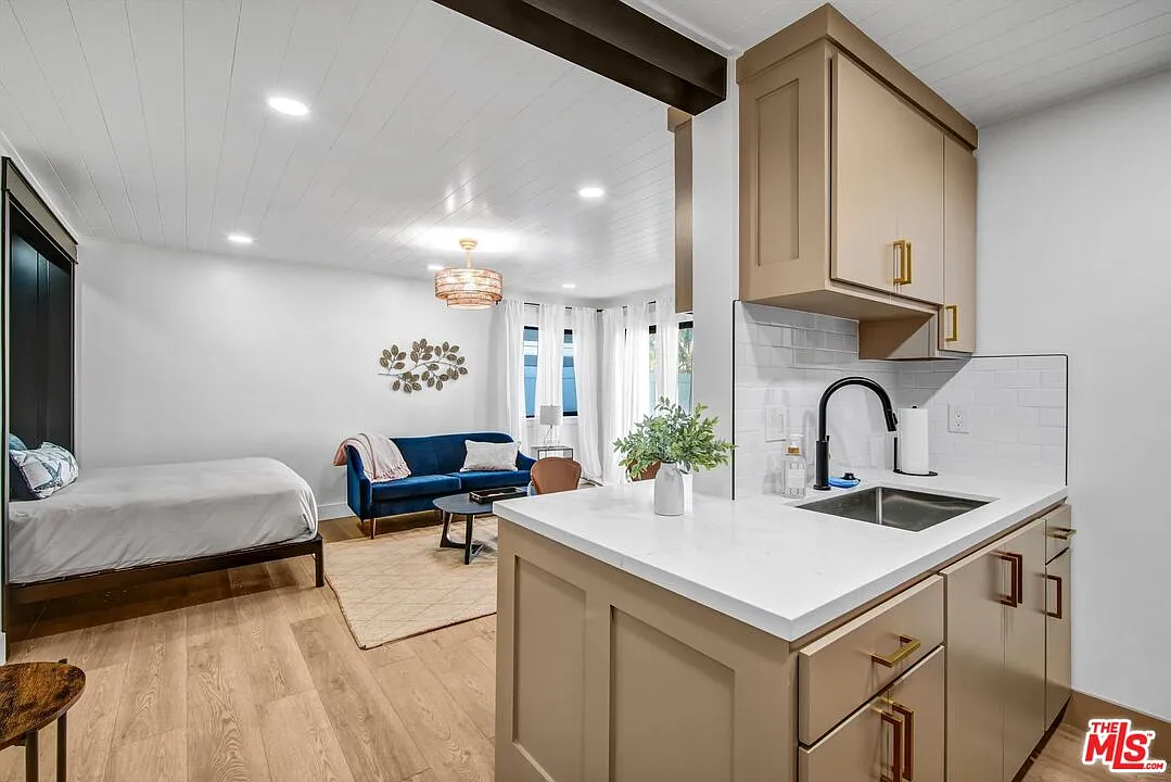 Studio, 1.0 bath, 500 sqft, $3,200 — Photo 4