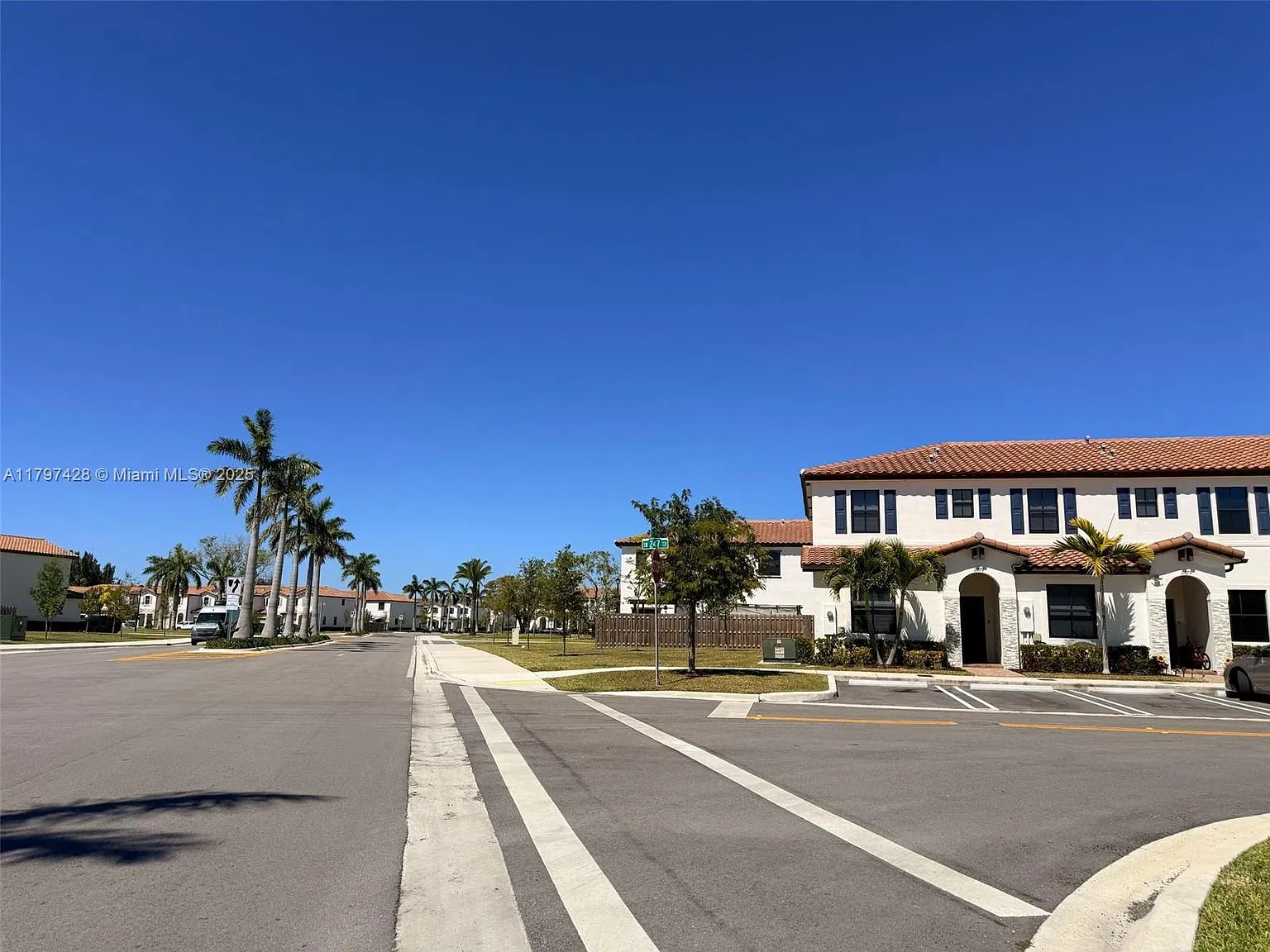 Silver Palm Residential H — Photo 2