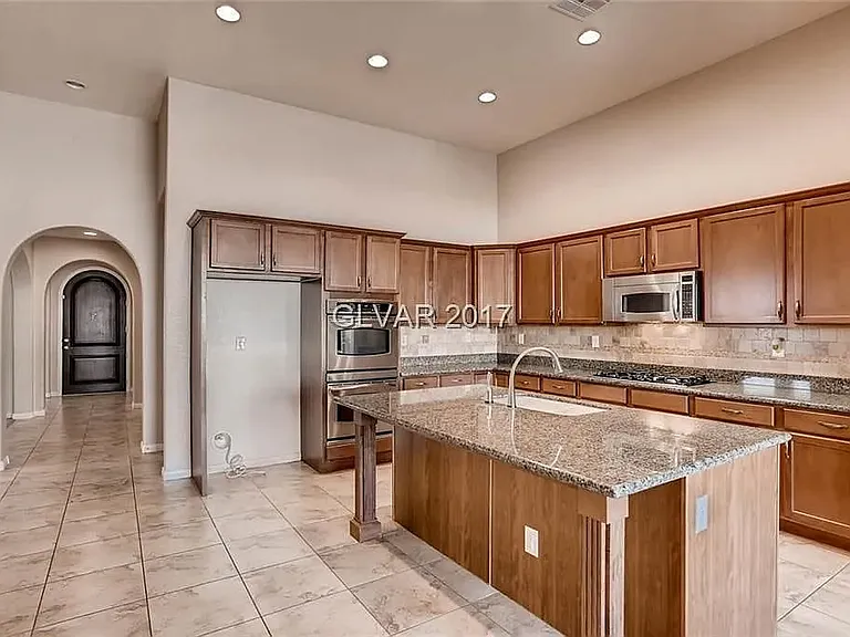 8462 Elche Ct — Photo 3