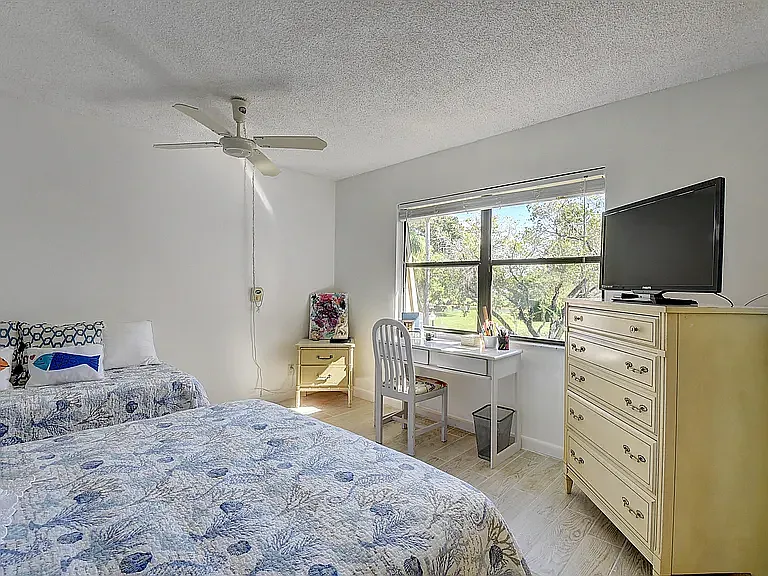 2 bed, 2.5 bath, 1400 sqft, $1,500 — Photo 4