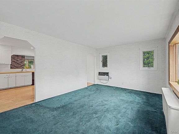 4th image of 1753 Maurice Avenue