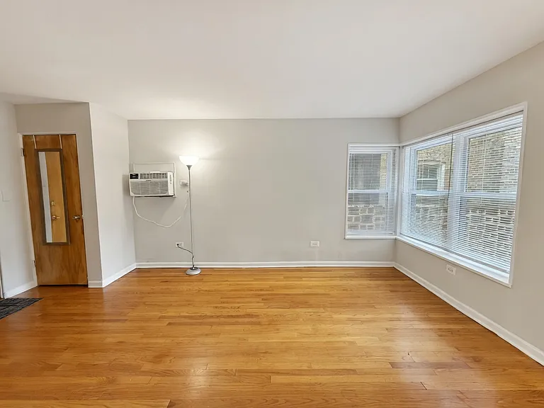 6535 N Mozart St #1GF — Photo 4
