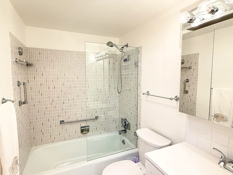 2880 Lake Osborne Dr #205 — Photo 12