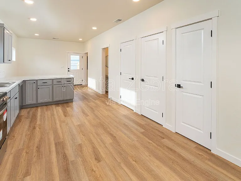663 SE Dunham St #2 — Photo 3