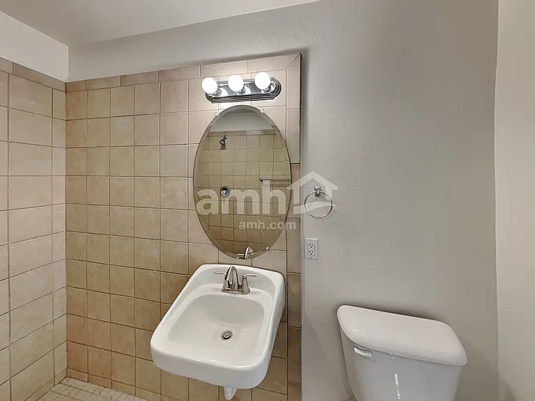 2919 S 71st Dr — Photo 17
