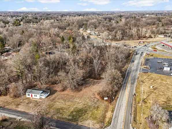 10 Grove Ave, Belleville, IL 62221