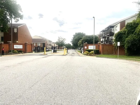 5 Haverford Ct, Hampton, VA 23666