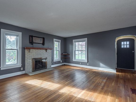 5th image of 2408 Underwood Pl