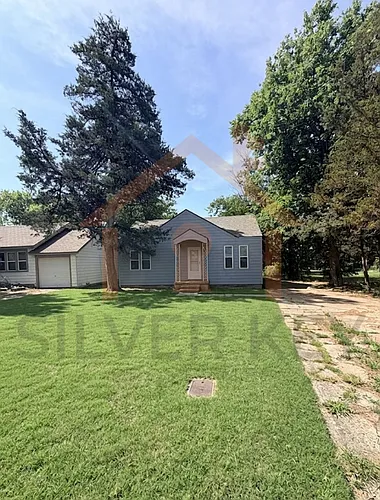 1610 SW E Ave Photo 1