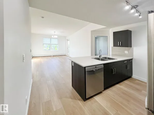 667 Watt Blvd SW #406, Edmonton, AB T6X 0Y2