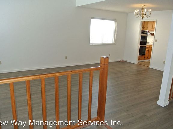 4th image of 3904 Alta Vista Cir