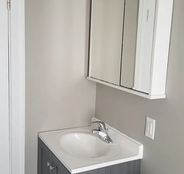 209 W Warren St — Photo 13