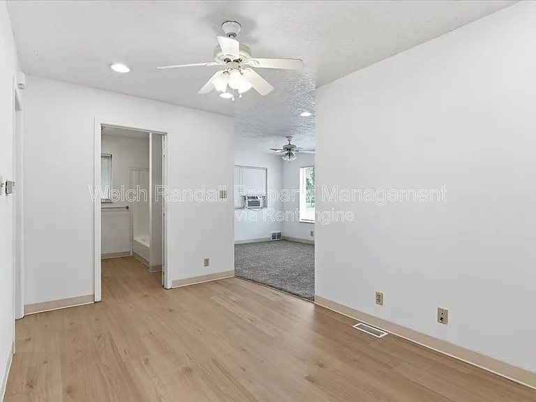 2353 Jackson Ave — Photo 6