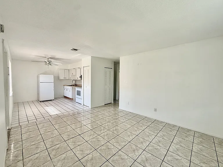 733 Michigan Ct #4 — Photo 7